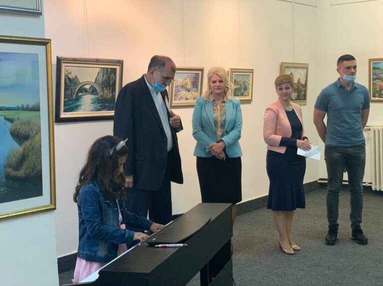U Likovnoj galeriji Centra za kulturu u Doboju otvorena izložba  „Sve naše rijeke”